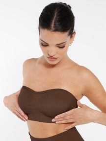 Sujetador sin tirantes Snatched con almohadillas extraíbles y espalda ajustable