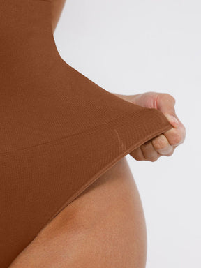 Body de tanga con escote en V profundo sin costuras Snatched con control de cintura y abdomen