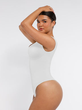 Body de tanga con escote en V profundo sin costuras Snatched con control de cintura y abdomen
