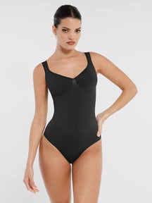 Body de tanga con cuello de diamante y soporte de busto