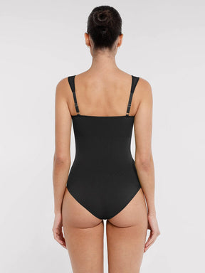 Body de tanga con cuello de diamante y soporte de busto