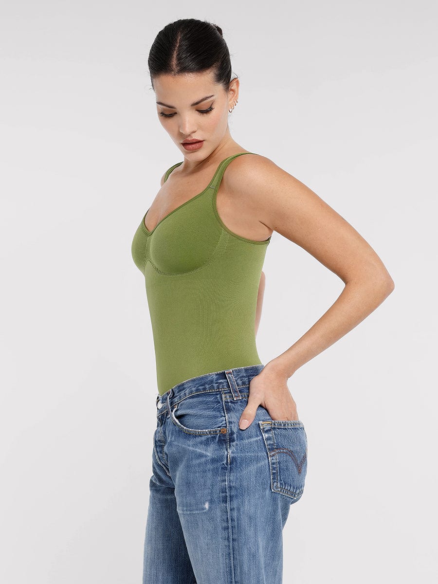 Body de tanga con cuello de diamante y soporte de busto