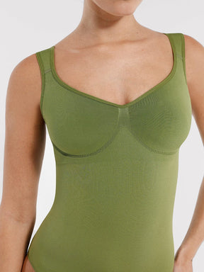 Body de tanga con cuello de diamante y soporte de busto