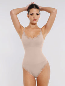 Body de tanga sin costuras con encaje Snatched para control de cintura y abdomen