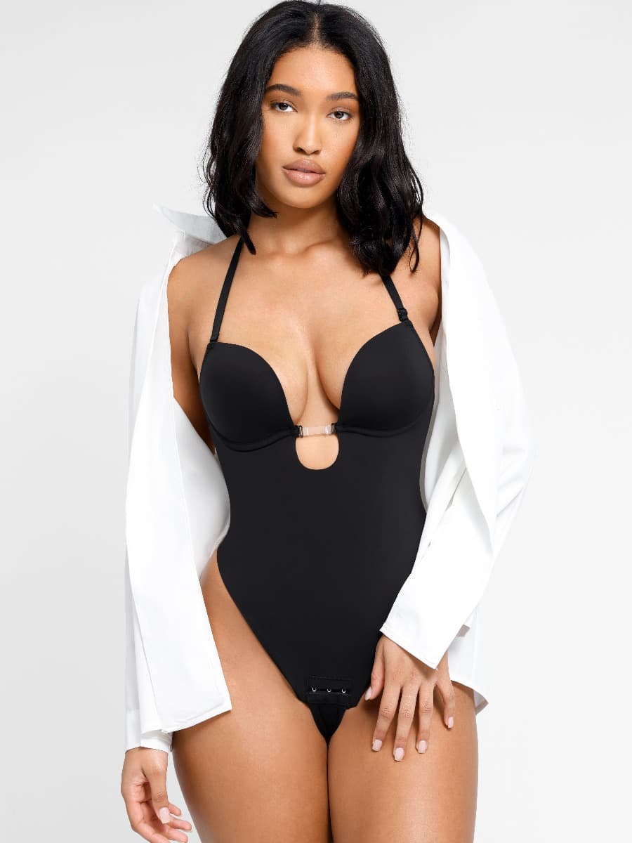 Body de boda con tanga y escote bajo con abertura frontal