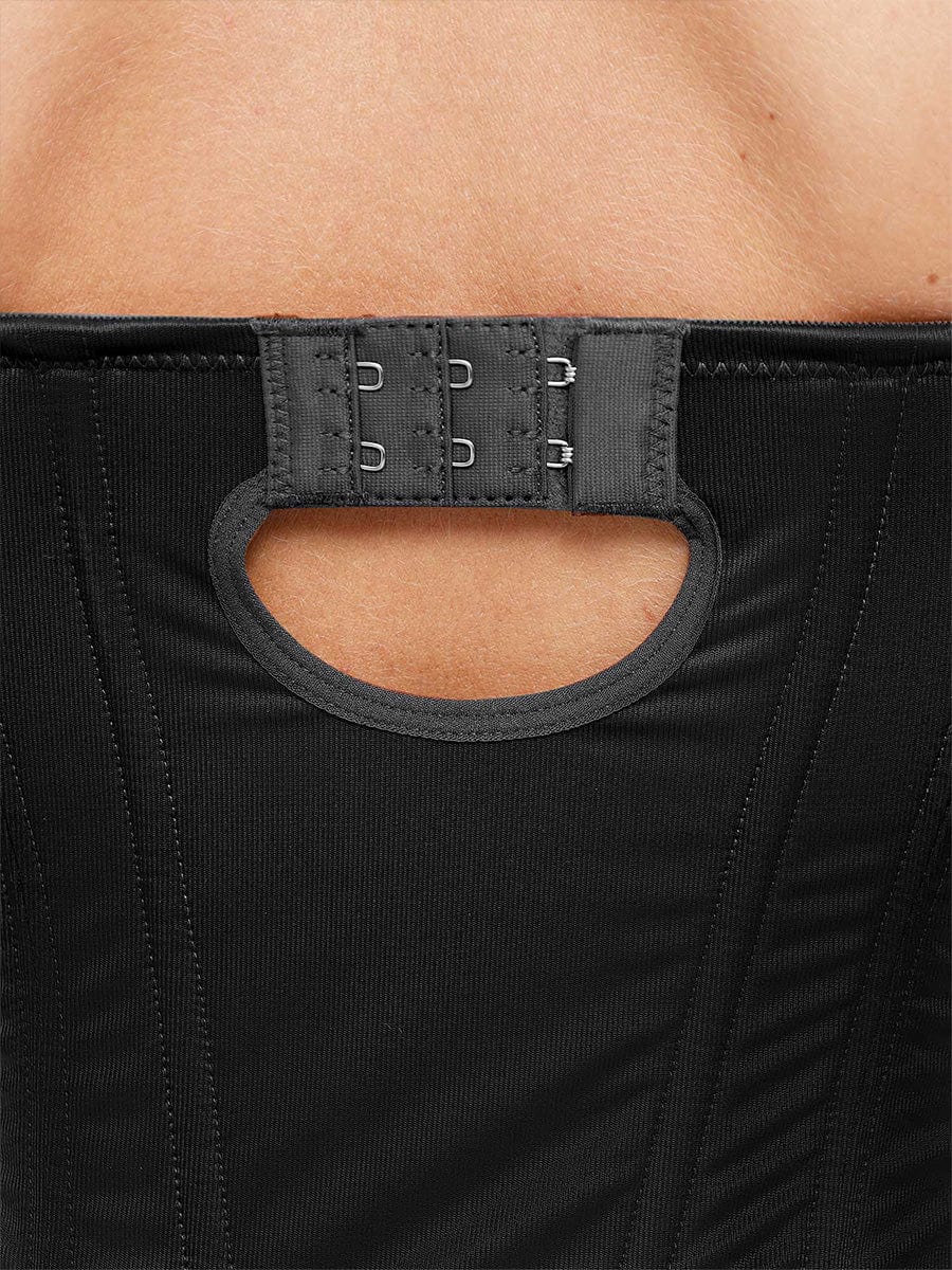Body de tanga con escote pronunciado y estructura de acero de Snatched